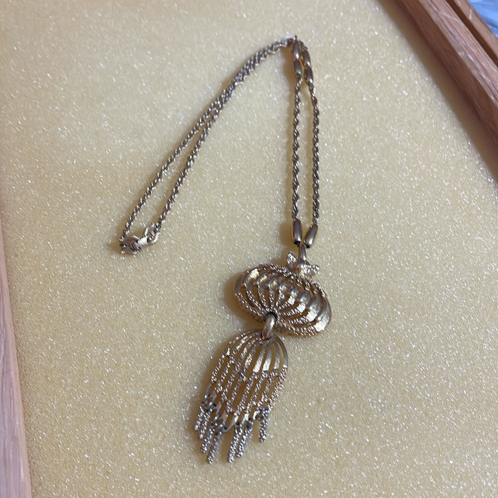 Vintage Monet gold tone necklace